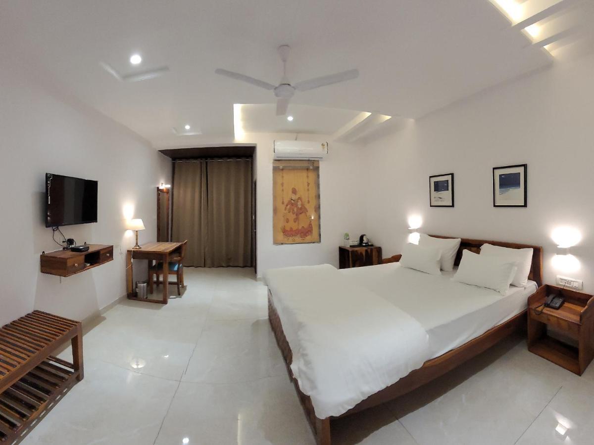 Aura Gold Resort Ουνταϊπούρ Εξωτερικό φωτογραφία