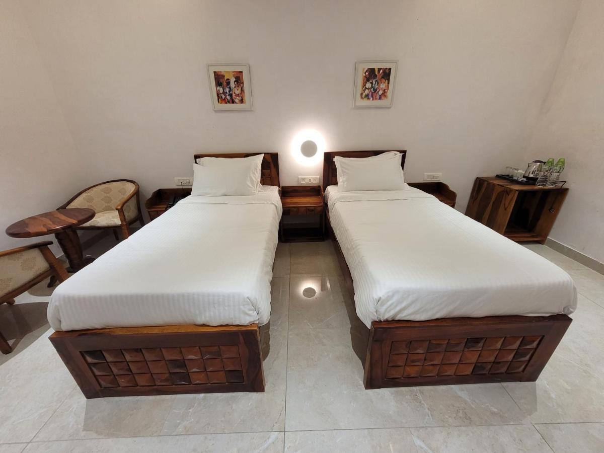 Aura Gold Resort Ουνταϊπούρ Εξωτερικό φωτογραφία